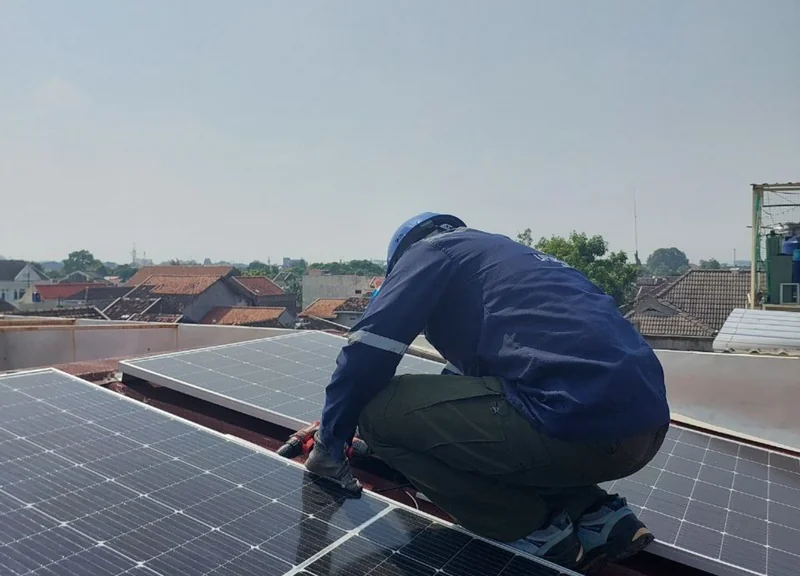 Dokumentasi proyek panel surya EPC Ufuk Hijau Energi
