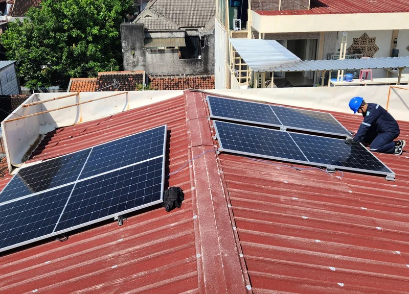 Proyek PLTS off-grid di Jawa Tengah oleh Ufuk Hijau Energi