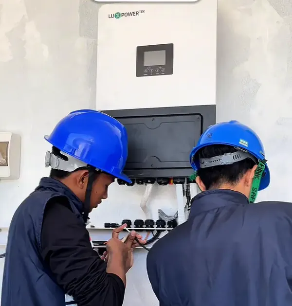 Uji kompetensi praktik instalasi inverter PLTS Batch 1