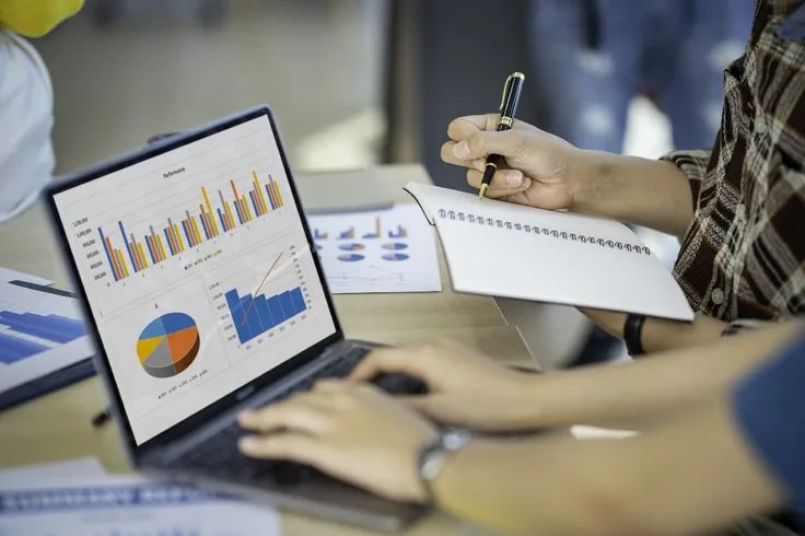 Panel surya untuk efisiensi operasional bisnis