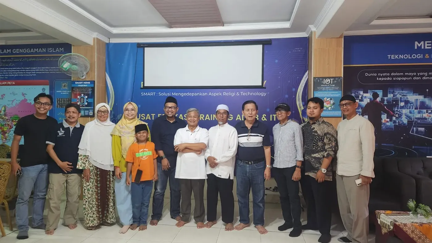 Kunjungan Silaturahmi Dua Profesor ke Kampung IT Solo: Inspirasi Kemandirian Energi Dari Ufuk Hijau Energi dan Elfan AI Academy