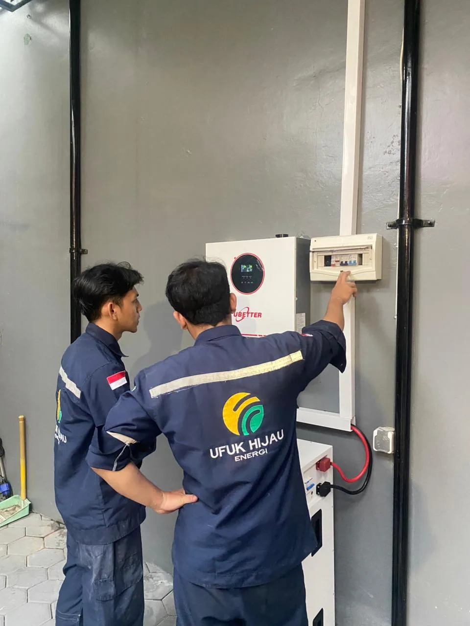 Survei lokasi dan perencanaan sistem panel surya
