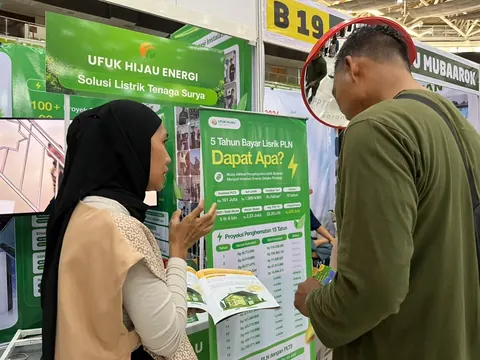 Kenalkan PLTS untuk Rumah dan Sekolah, Ufuk Hijau Energi Hadir di IIEF 2026 UMS