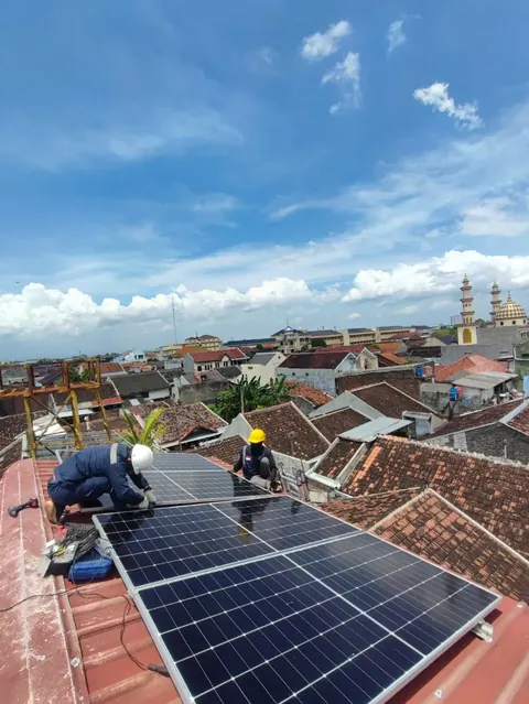 Cara Memilih Jasa Pasang PLTS Terbaik di 2026: 8 Kriteria Wajib Sebelum Pasang Panel Surya