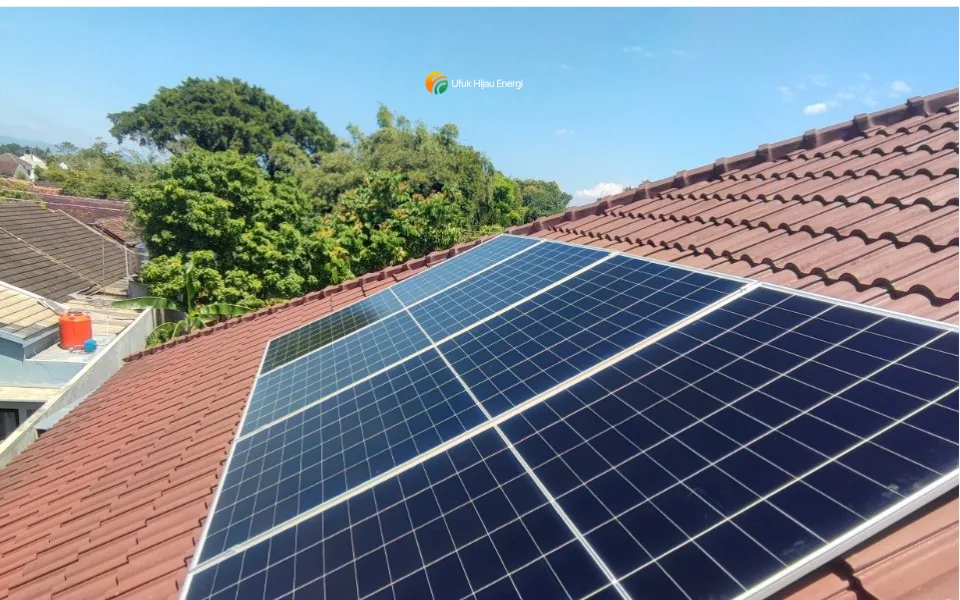 PLTS rumah tinggal 2,48 kWp di Sleman oleh Ufuk Hijau Energi