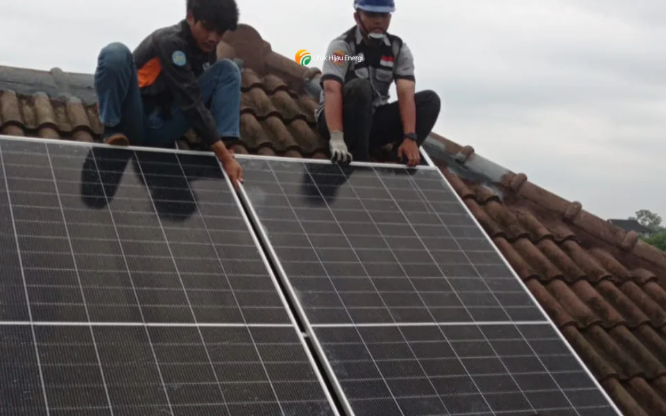 PLTS rumah tinggal 3,72 kWp di Sleman oleh Ufuk Hijau Energi